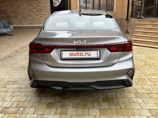 2021 Kia Cerato IV Рестайлинг, серый, 2300000 рублей, вид 4