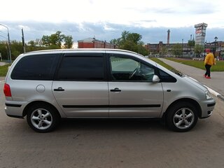 2007 Volkswagen Sharan I Рестайлинг 2, серебристый, 690000 рублей, вид 2