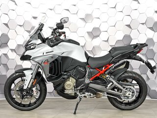 2025 Ducati Multistrada V4, белый, 2829000 рублей, вид 4