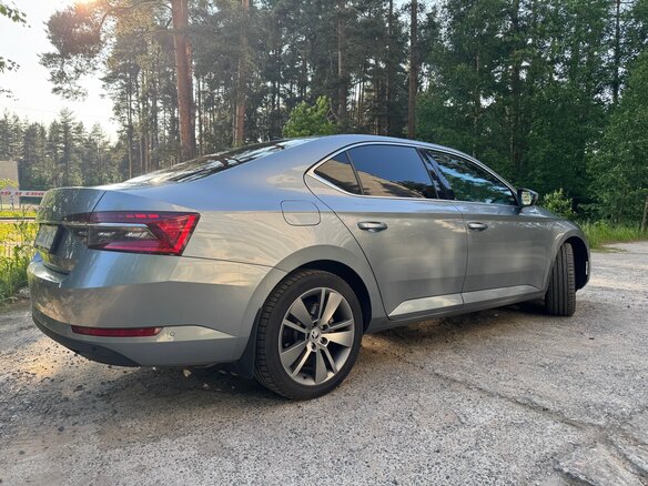 2019 Skoda Superb III Рестайлинг, серый, 3000000 рублей - вид 8