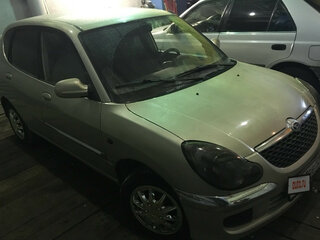 2002 Daihatsu Sirion I (M1), серый, 100000 рублей, вид 1