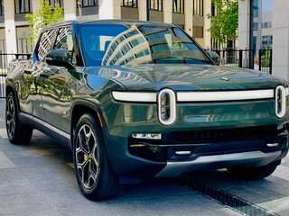 2022 Rivian R1T QM Large, зелёный, 9999999 рублей, вид 1