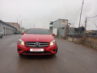2014 Mercedes-Benz A-Класс 180 III (W176), красный, 1200000 рублей, вид 3