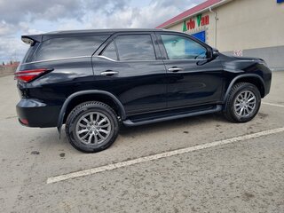 2022 Toyota Fortuner II Рестайлинг, чёрный, 6100000 рублей, вид 2