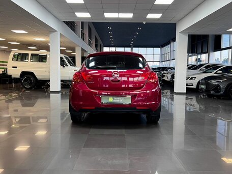 2011 Opel Astra J, красный, 745000 рублей, вид 4