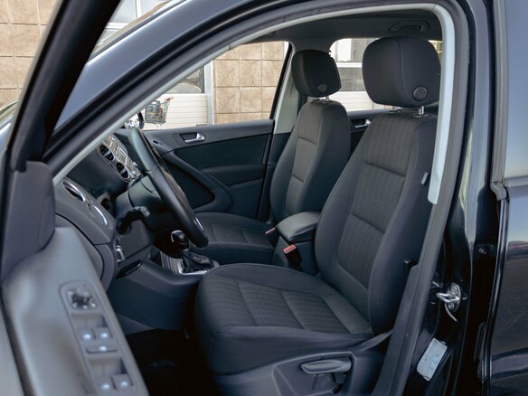 2012 Volkswagen Tiguan I Рестайлинг, чёрный, 1295000 рублей - вид 12