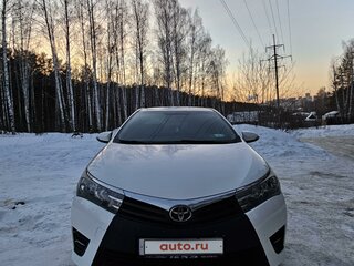 2013 Toyota Corolla XI (E160, E170, E180), белый, 1320000 рублей, вид 2