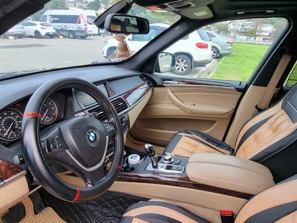 2008 BMW X5 48i II (E70), зелёный, 1800000 рублей - вид 2