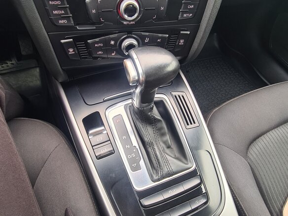 2013 Audi A4 IV (B8) Рестайлинг, белый, 1520000 рублей - вид 9