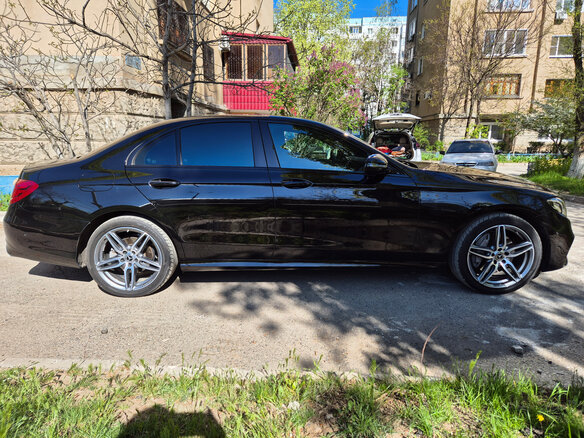 2019 Mercedes-Benz E-Класс 200 V (W213, S213, C238), чёрный, 3800000 рублей - вид 1