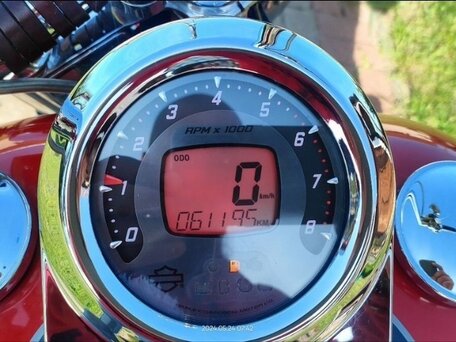 2011 Harley-Davidson CVO, красный, 1380000 рублей, вид 5