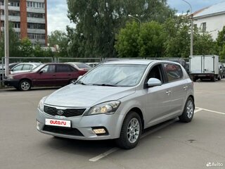 2011 Kia Ceed I Рестайлинг, серебристый, 650000 рублей, вид 2
