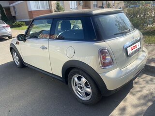 2010 Mini Hatch One II (R56) Рестайлинг, белый, 840000 рублей, вид 4