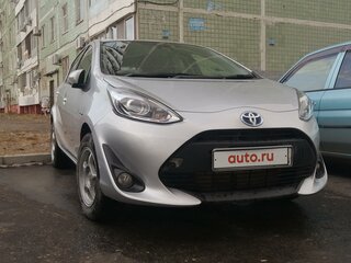 2017 Toyota Aqua I Рестайлинг 2, серебристый, 1090000 рублей, вид 3
