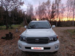 2014 Toyota Land Cruiser 200 Series Рестайлинг 1, белый, 5750000 рублей, вид 2