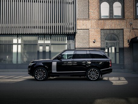 2019 Land Rover Range Rover IV Рестайлинг, чёрный, 8299999 рублей, вид 4