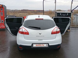 2013 Renault Megane III Рестайлинг, белый, 970000 рублей, вид 1