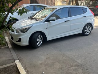 2012 Hyundai Solaris I, белый, 650000 рублей, вид 5