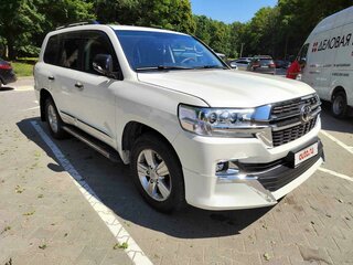 2012 Toyota Land Cruiser 200 Series Рестайлинг 1, белый, 4000000 рублей, вид 3