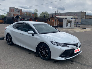 2020 Toyota Camry VIII (XV70), белый, 3300000 рублей, вид 2