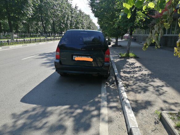 2001 Mitsubishi Space Wagon III, зелёный - вид 5