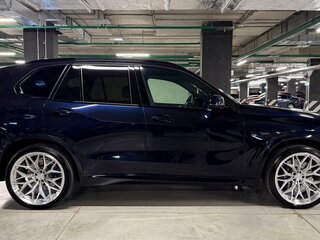 2020 BMW X5 M50d IV (G05/G18), чёрный, 7250000 рублей, вид 4
