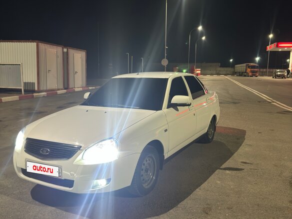 2015 Lada (ВАЗ) Priora I Рестайлинг, белый, 775000 рублей - вид 4