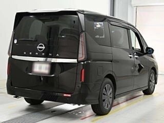 2023 Nissan Serena VI (C28), чёрный, 2130000 рублей, вид 4