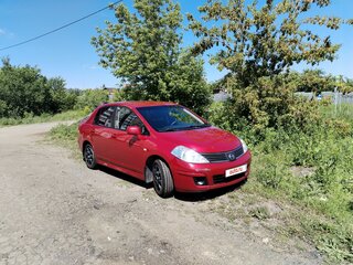2013 Nissan Tiida I Рестайлинг, красный, 960000 рублей, вид 2
