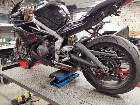 2020 Triumph Daytona 765 Moto2, чёрный, 1190000 рублей, вид 2