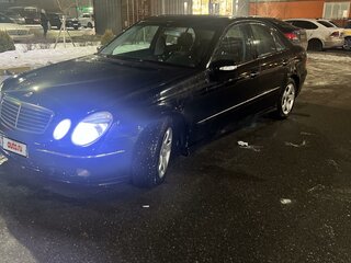 2003 Mercedes-Benz E-Класс 220 III (W211, S211), чёрный, 700000 рублей, вид 1