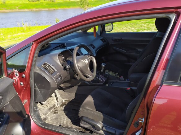 2010 Honda Civic VIII Рестайлинг, красный, 700000 рублей - вид 6