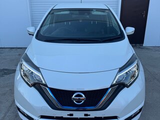 2017 Nissan Note e-Power II Рестайлинг, белый, 1500000 рублей, вид 2