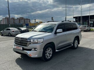 2016 Toyota Land Cruiser 200 Series Рестайлинг 2, серебристый, 6000000 рублей, вид 1