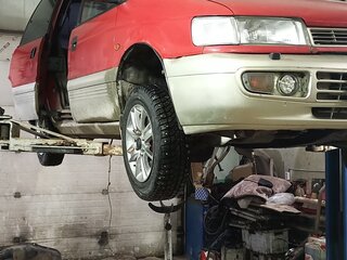 1992 Mitsubishi Space Runner I, красный, 195000 рублей, вид 2