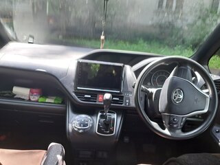 2018 Toyota Voxy III (R80) Рестайлинг, серый, 2000000 рублей, вид 4