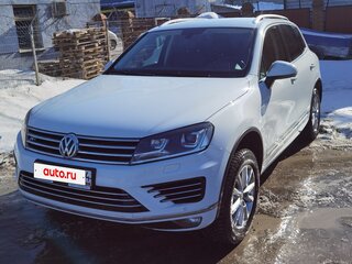 2017 Volkswagen Touareg II Рестайлинг, белый, 4000000 рублей, вид 2
