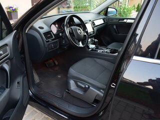 2011 Volkswagen Touareg II, чёрный, 2600000 рублей, вид 4