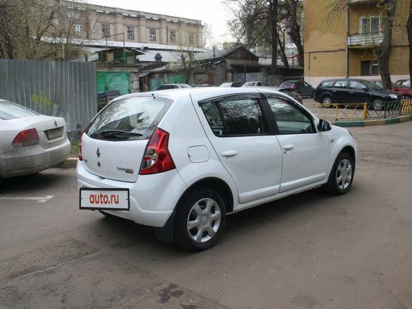 2011 Renault Sandero I, белый - вид 1