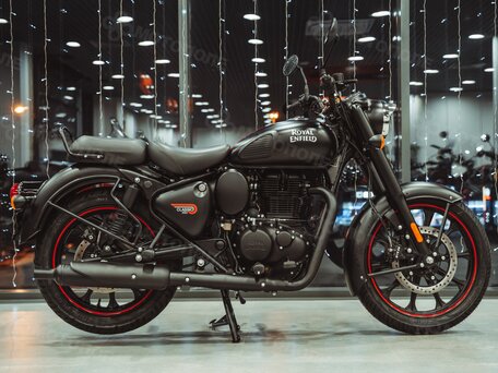 2024 Royal Enfield Classic 350, чёрный, 516000 рублей, вид 2
