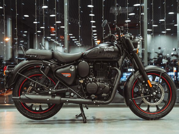 2026 Royal Enfield Classic 350, чёрный, 520000 рублей - вид 2