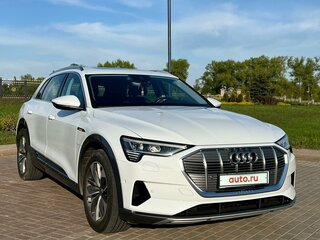 2019 Audi e-tron 50 I, белый, 4350000 рублей, вид 3