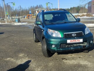2010 Daihatsu Terios II Рестайлинг, зелёный, 400000 рублей, вид 2