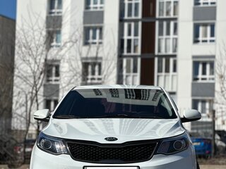 2016 Kia Rio III Рестайлинг, белый, 1300000 рублей, вид 1