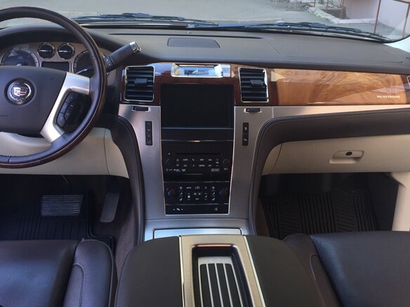 2011 Cadillac Escalade III, чёрный - вид 2