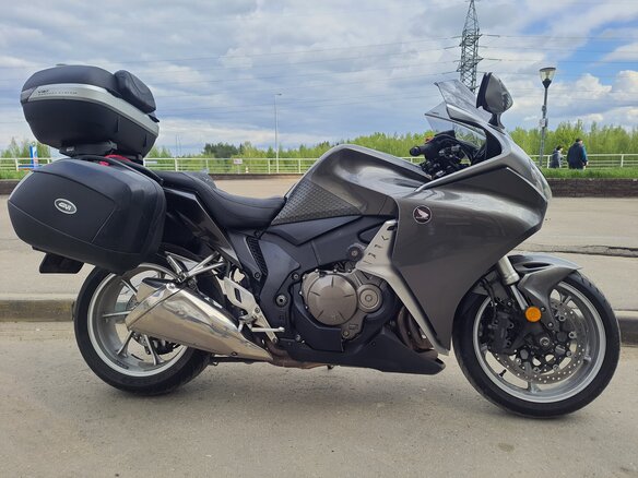 2013 Honda VFR 1200, серый, 1100000 рублей - вид 4