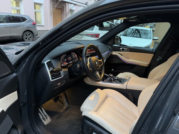 2022 BMW X5 40d IV (G05/G18), серый, 9900000 рублей - вид 8