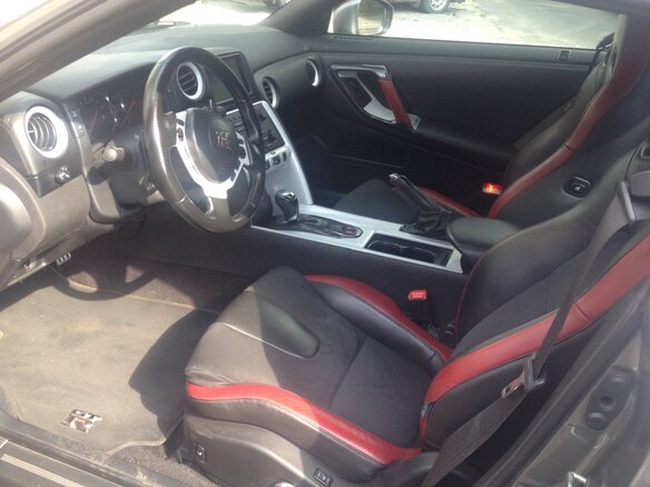 2010 Nissan GT-R I, серый - вид 2