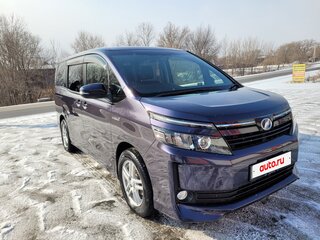 2015 Toyota Voxy III (R80), фиолетовый, 1960000 рублей, вид 1
