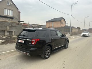 2017 Ford Explorer V Рестайлинг, чёрный, 2700000 рублей, вид 4